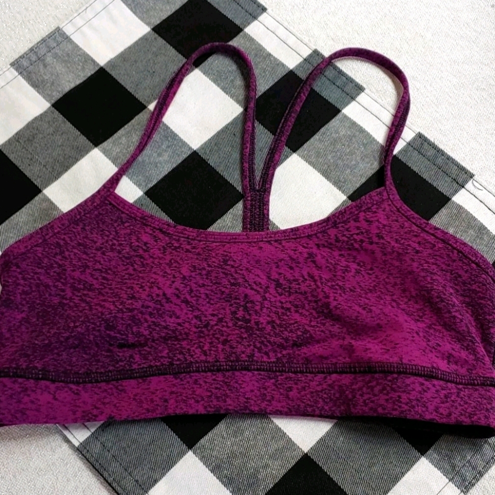 Lululemon Flow Y Sports Bra Size 6